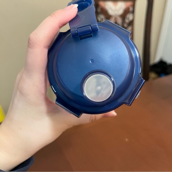 Plastic Travel Tumbler Bottle with Lid and Cover! - Picture 3 of 4